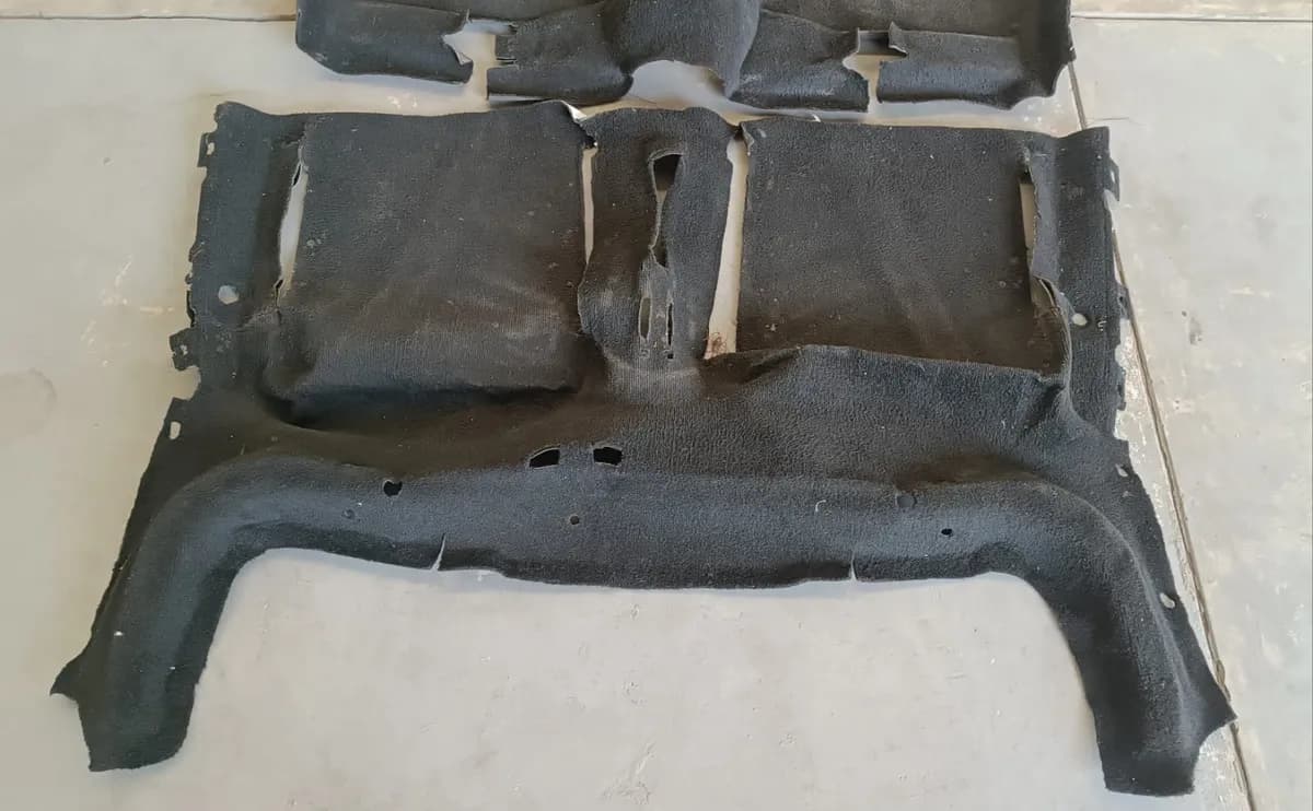 Alfombra negra para MK2 — foto 1 de 3