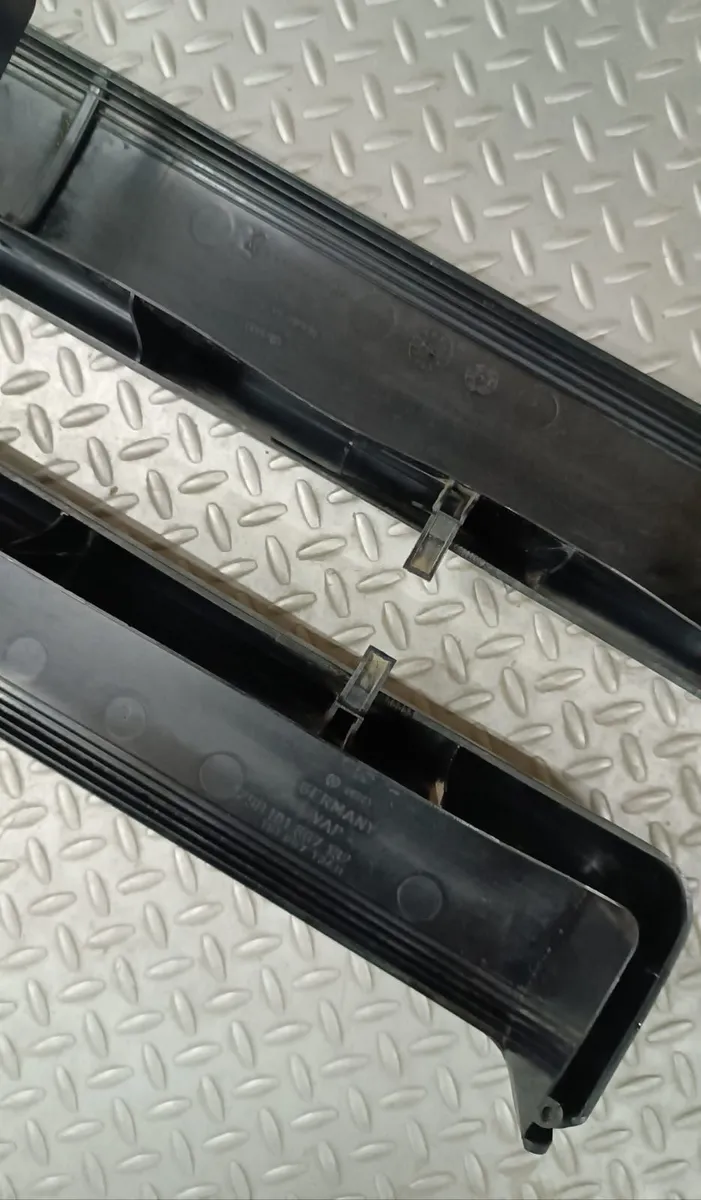 Revisteros para puertas de MK2 — foto 1 de 8