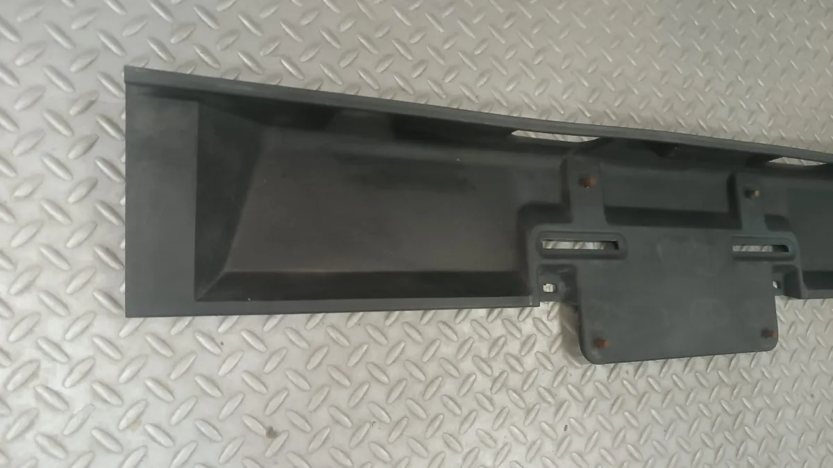 Porta placas de MK1 para calavera corta — foto 1 de 4