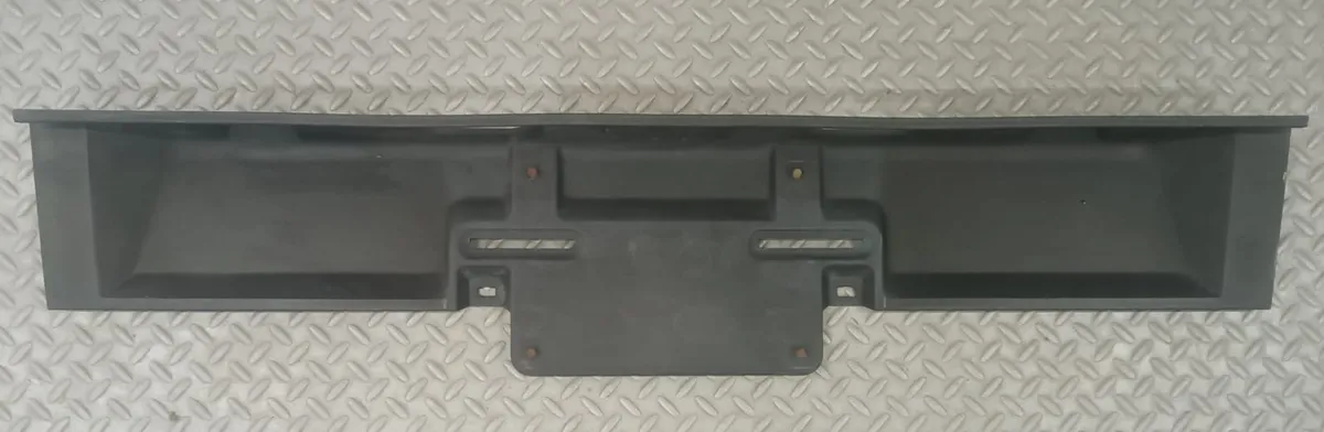 Porta placas de MK1 para calavera corta — foto 3 de 4