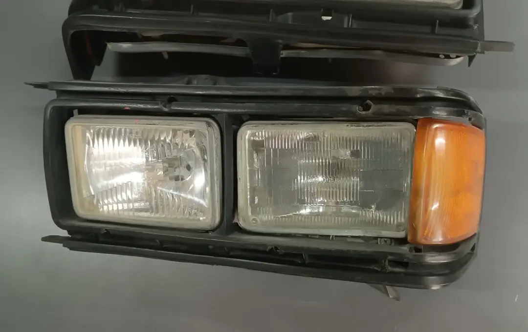Faros con biseles y cuartos laterales para Atlantic — foto 1 de 3