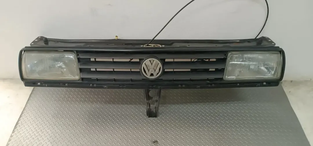 Frente de Jetta MK2: marco de radiador, faros y parrilla — foto de la pieza