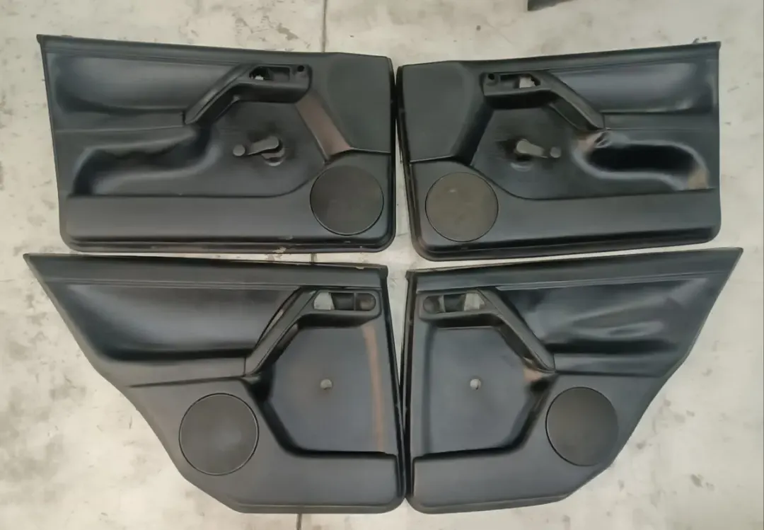 Set de tapas de puerta para Golf y Jetta MK3 4 puertas — foto 1 de 7