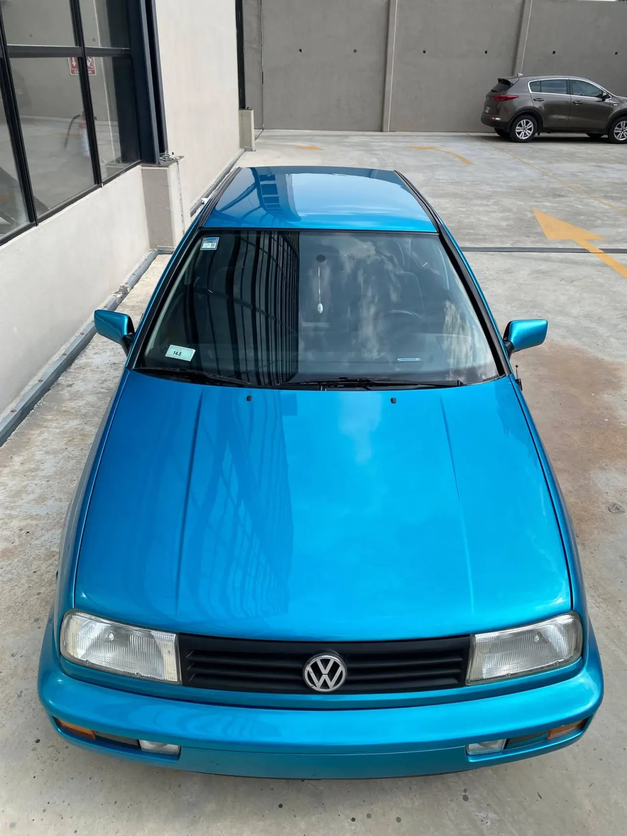 Jetta A3 Europa turquesa visto desde el frente
