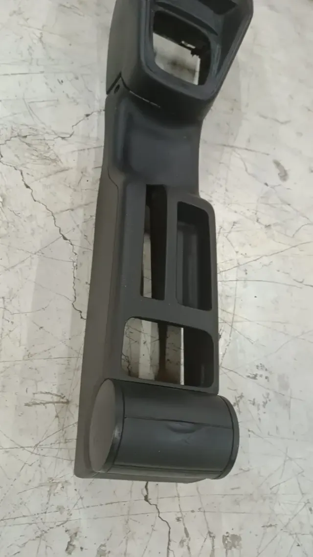 Consola para Jetta o Golf MK4 — foto 2 de 3